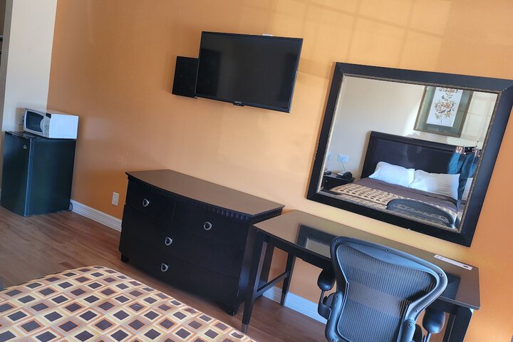 Room 12 of 15