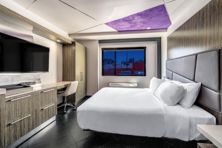 Room 42 of 76
