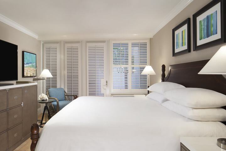 Pier House Resort & Spa