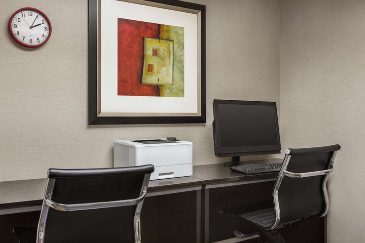Business Center 68 of 68