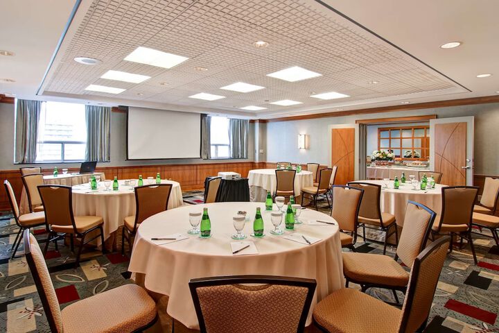 DoubleTree by Hilton Hotel Toronto Downtown