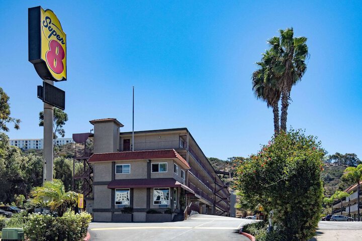 Hotel 6 of 43