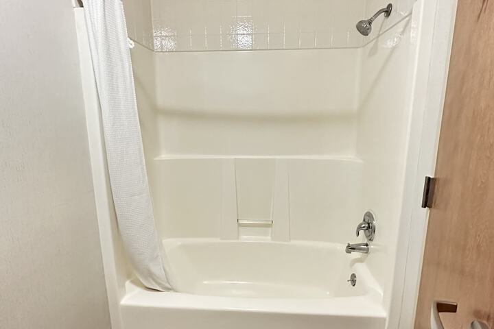 Timberland Inn & Suites