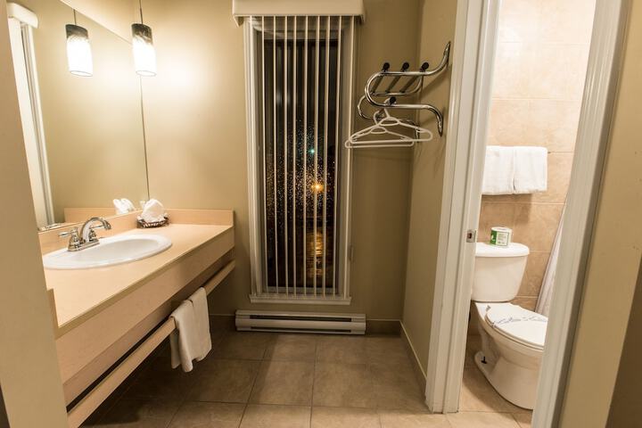 Falcon Motel Brossard