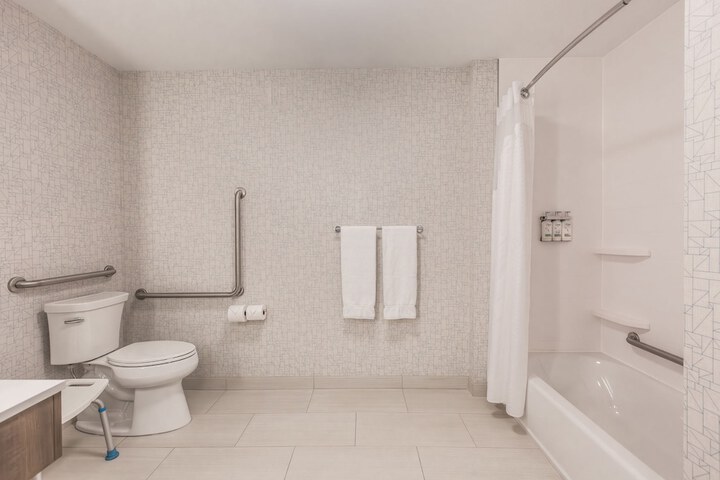 Room 50 of 107