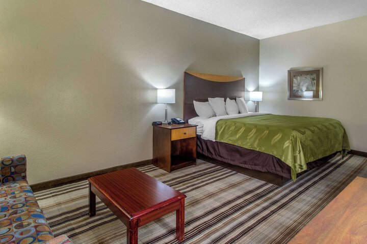 Room 21 of 38