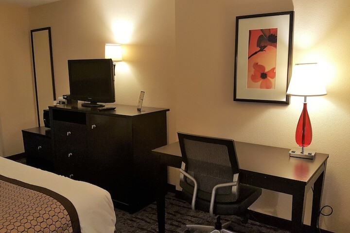 Baymont by Wyndham Belleville Airport Area