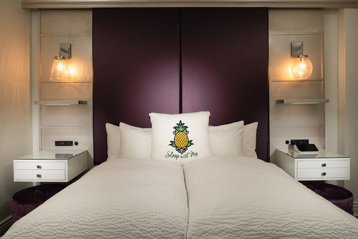 Room 44 of 72