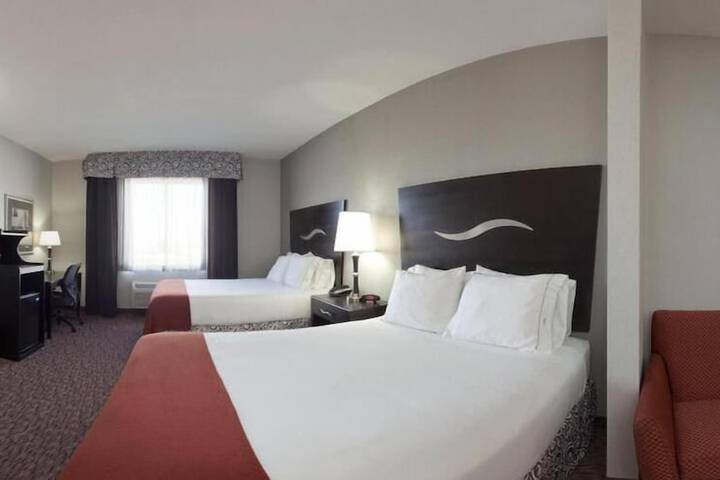 Room 8 of 28