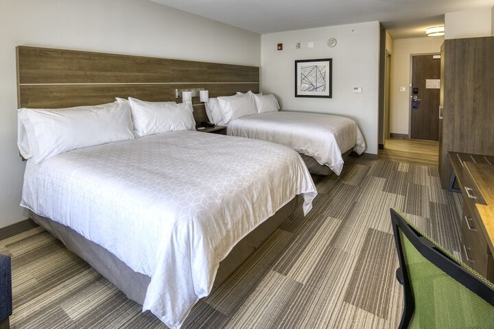 Room 13 of 37