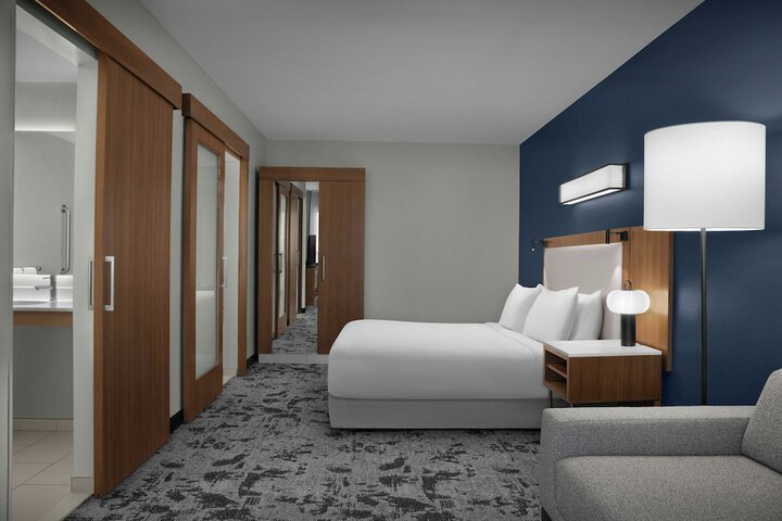 SpringHill Suites Savannah Downtown / Historic District