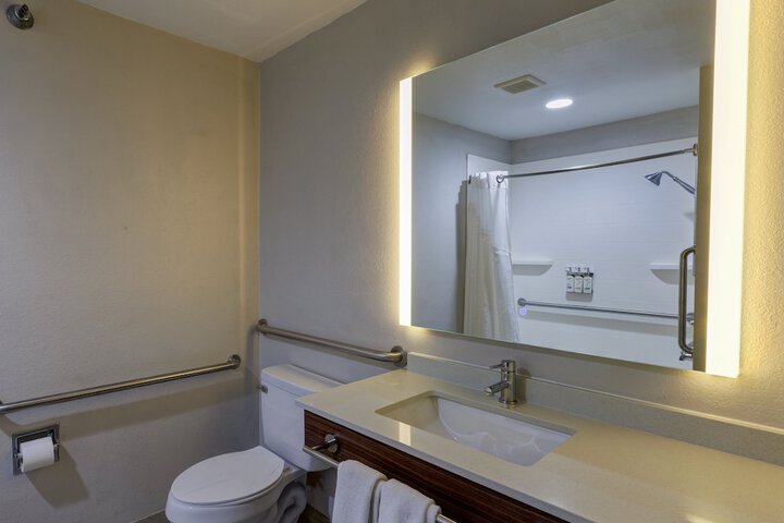 Room 34 of 61