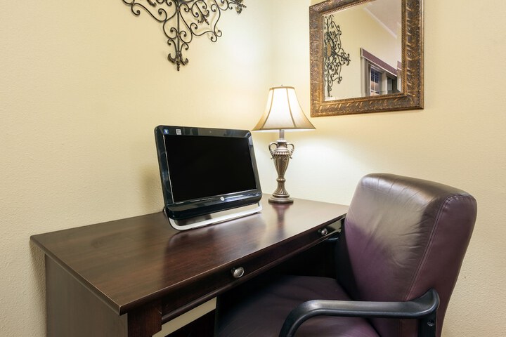 Business Center 40 of 40