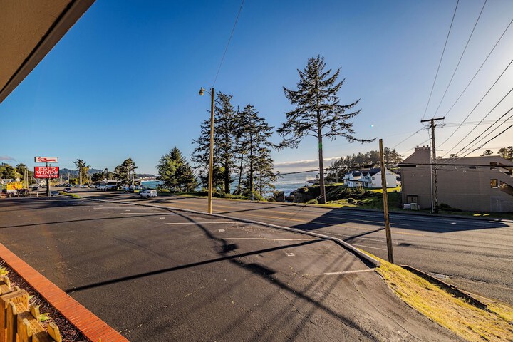 Four Winds Motel