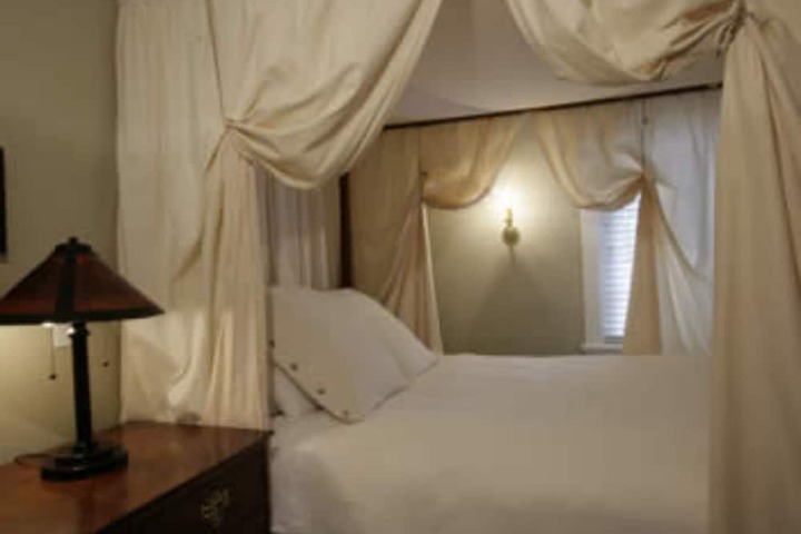 Room 40 of 79