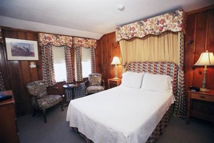 Room 45 of 104