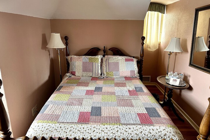 Montague Inn