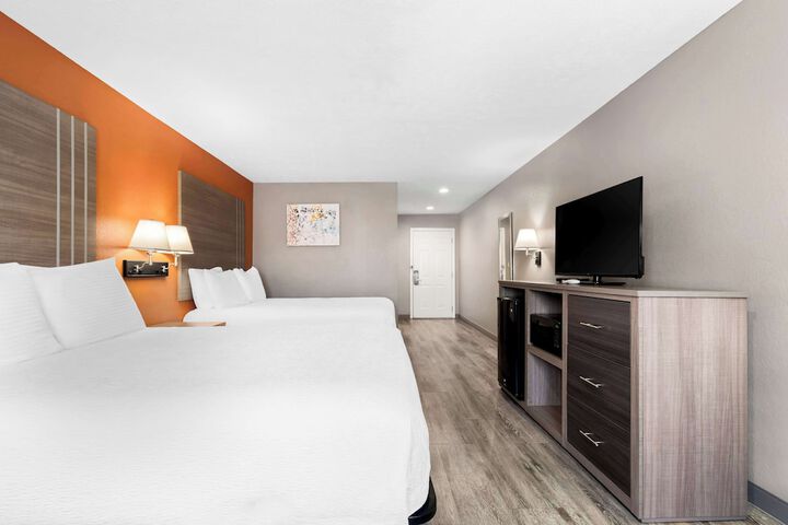 Room 18 of 32