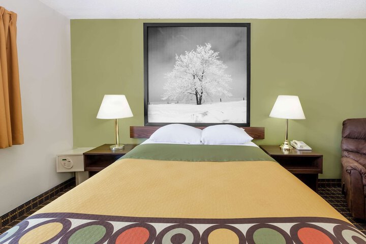 Room 7 of 15