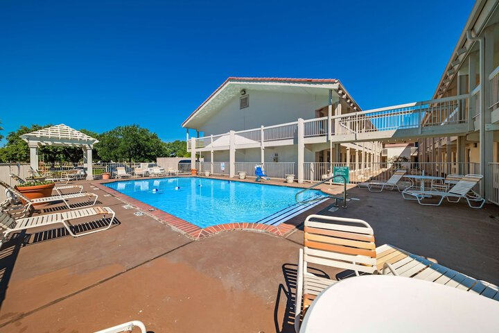 Pool 7 of 31