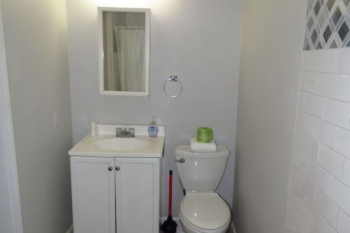 Room 48 of 77