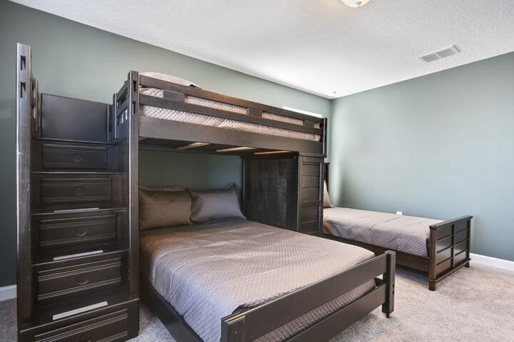 Room 38 of 46