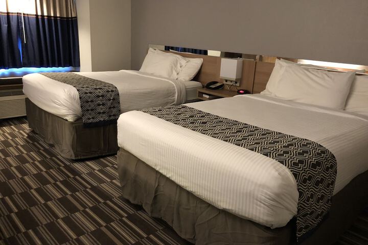Room 10 of 13
