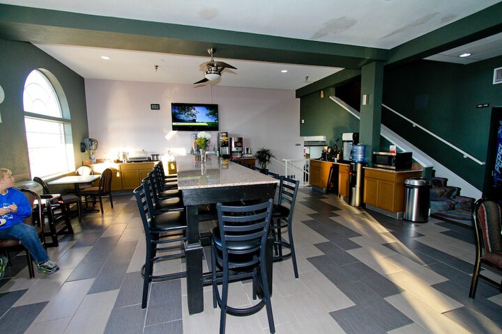 Breakfast/Coffee Service 32 of 43