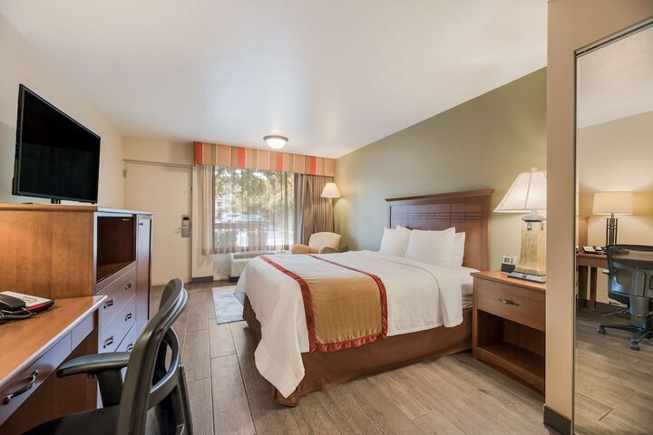 Room 10 of 34