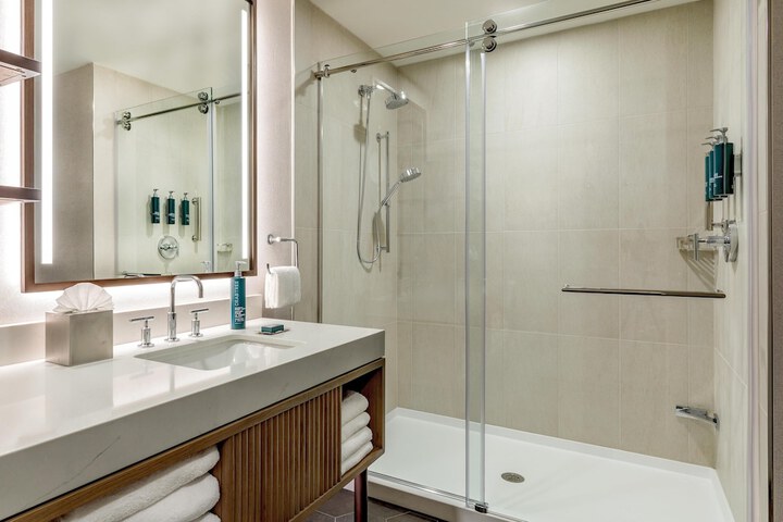 DoubleTree by Hilton Burlington Vermont
