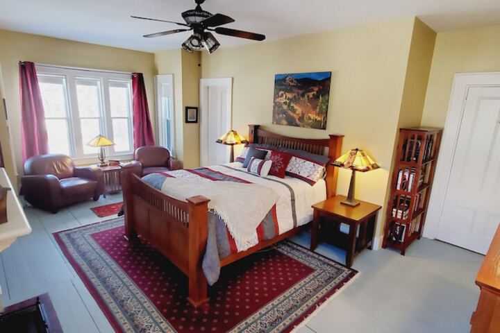 Room 12 of 32