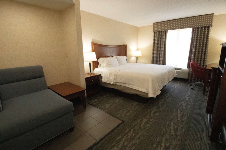 Room 6 of 24