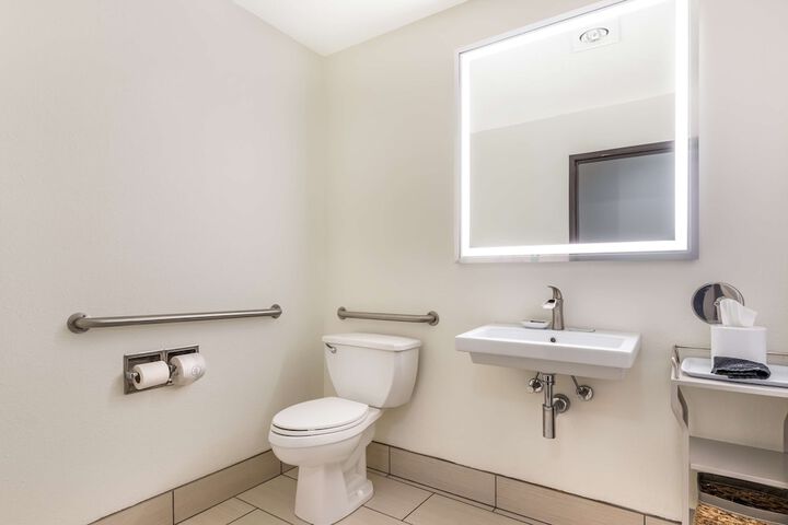 Best Western Plus University Park Inn & Suites
