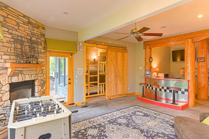 1361 County Rd Home #8 5 Bedrooms 3.5 Bathrooms Home