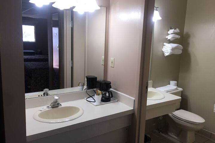 Room 27 of 31