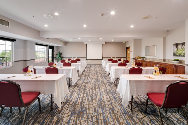 Ayres Suites Mission Viejo – Lake Forest