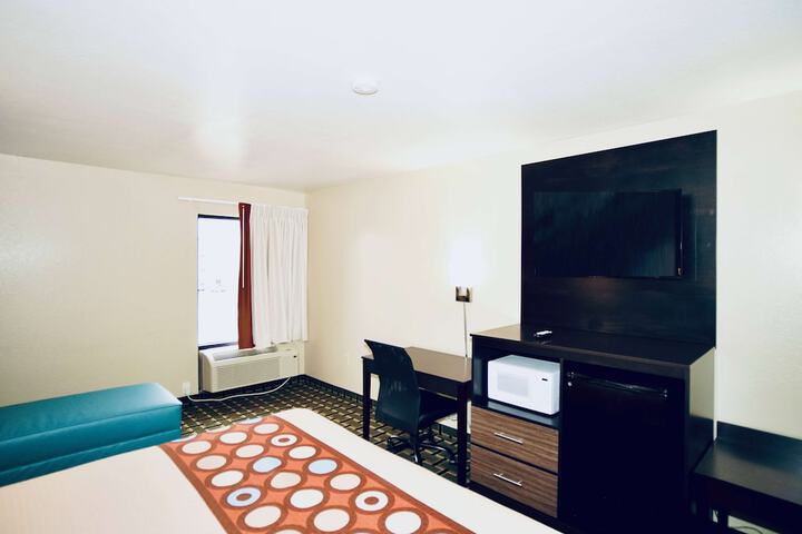 Room 28 of 29