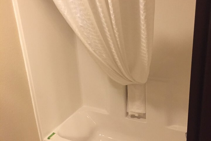 Room 21 of 106