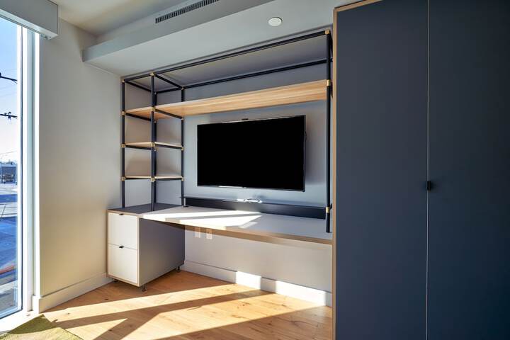 Room 21 of 32