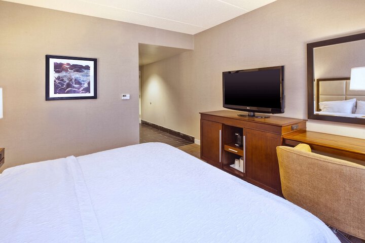 Hampton Inn & Suites Providence / Warwick-Airport