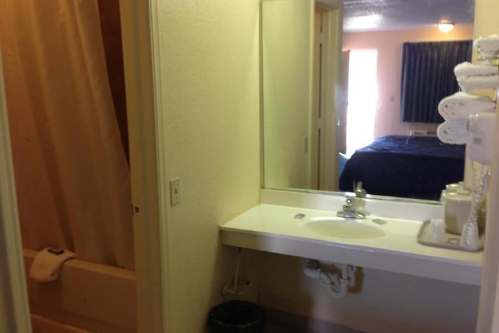 Room 8 of 14