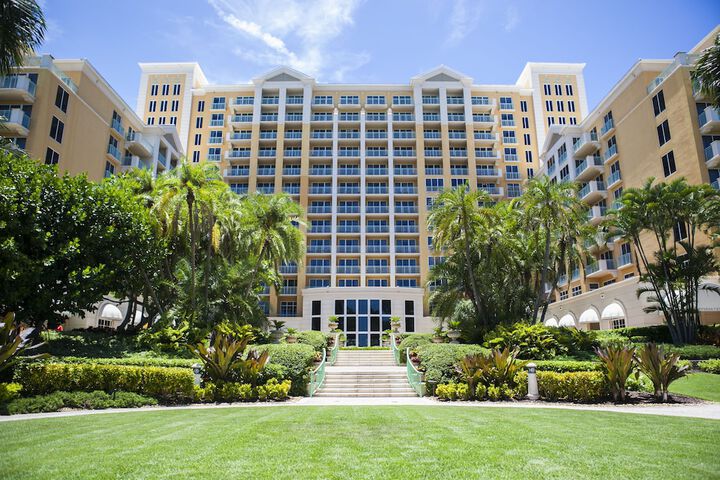 Hotel 2 of 122