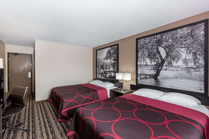 Room 10 of 36