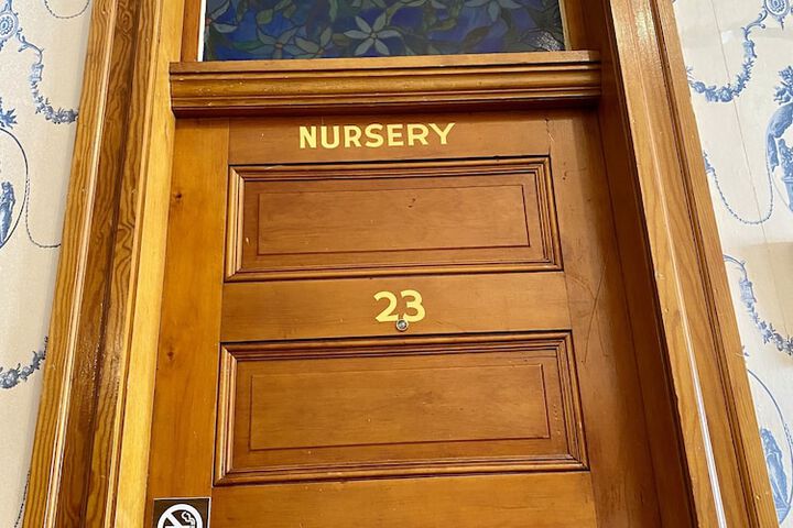Room 27 of 67