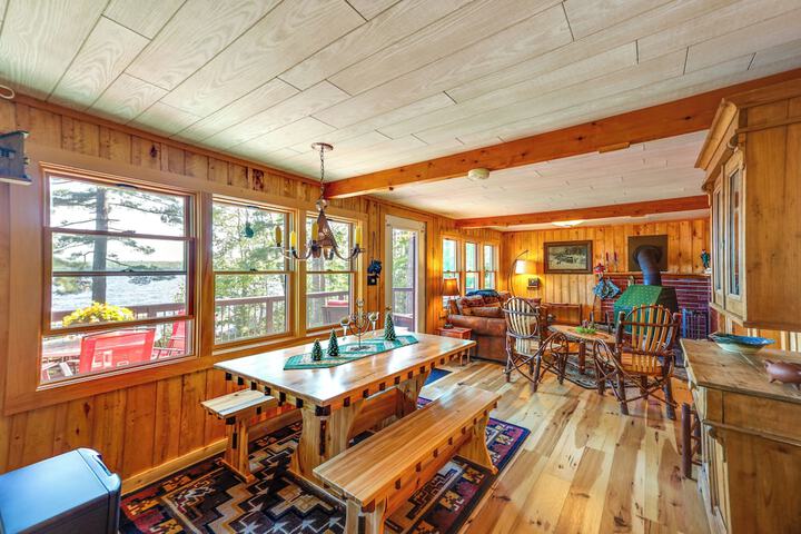 Waterfront Maine Vacation Rental w / Private Dock