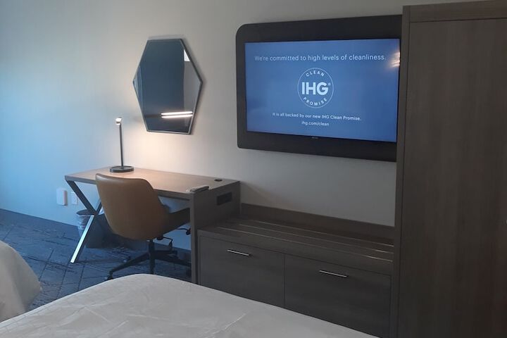 Room 22 of 34