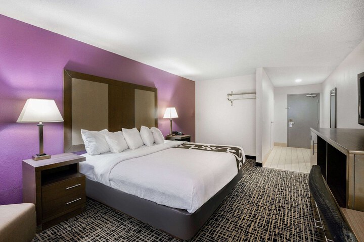Room 14 of 30