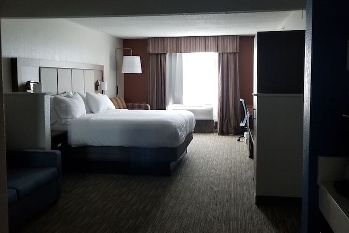 Room 12 of 49