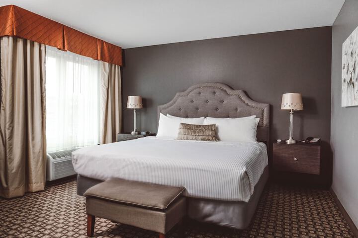 Room 33 of 80