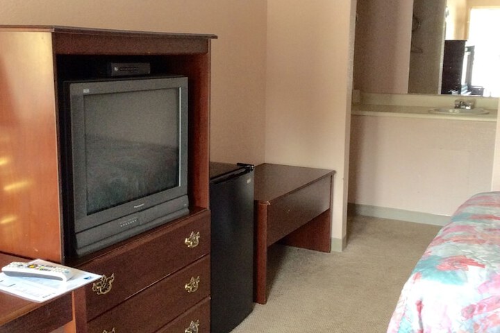 Room 9 of 13